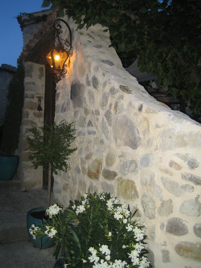 Les Vieux Murs Montfort  Exterior foto
